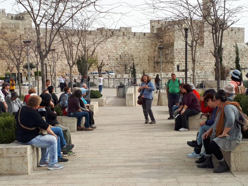 כחול י-ם בעקבות הארמנים בירושלים מדריכה אורלי בן משה